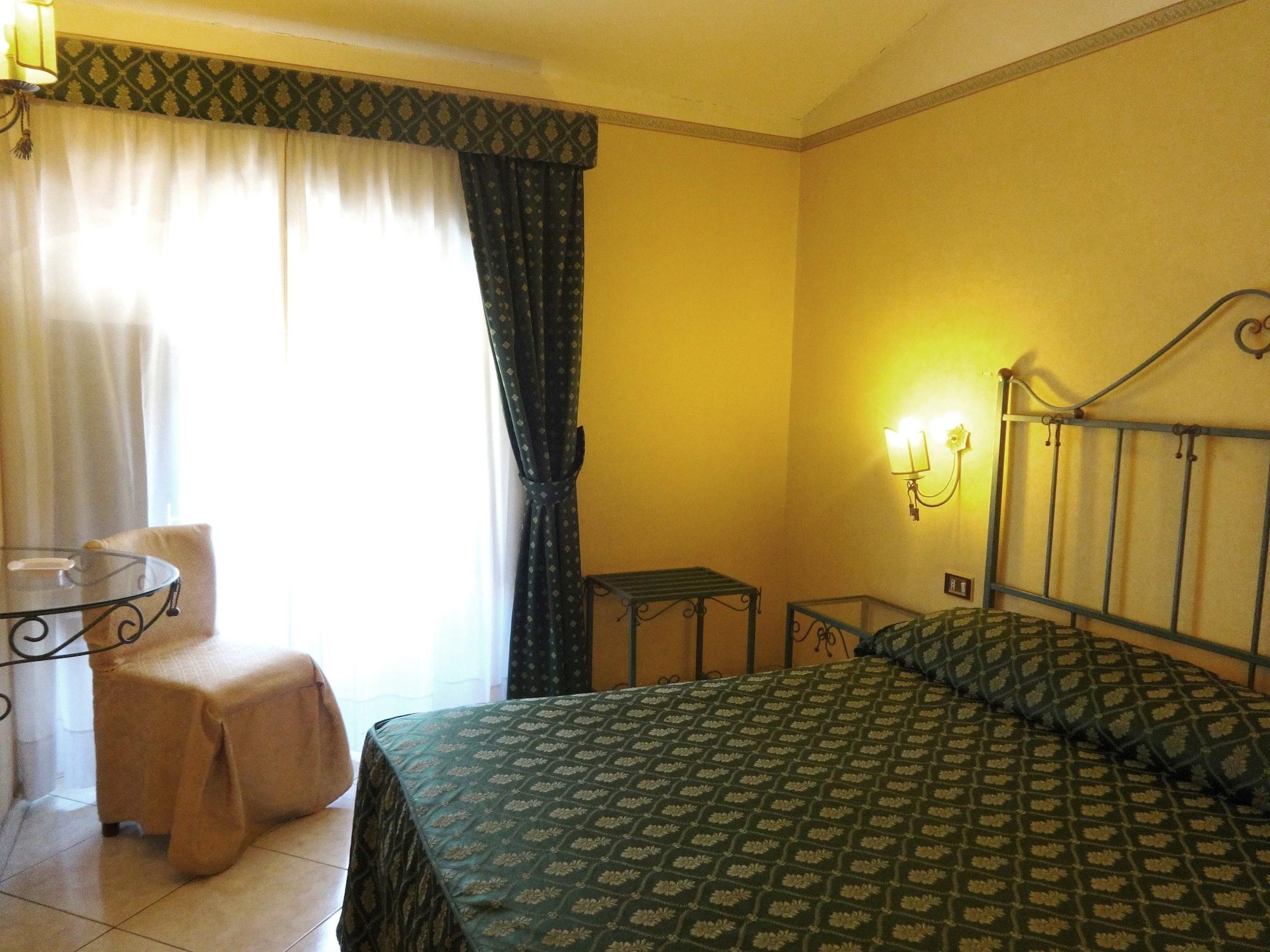קטאניה Hotel Centrale Europa מראה חיצוני תמונה