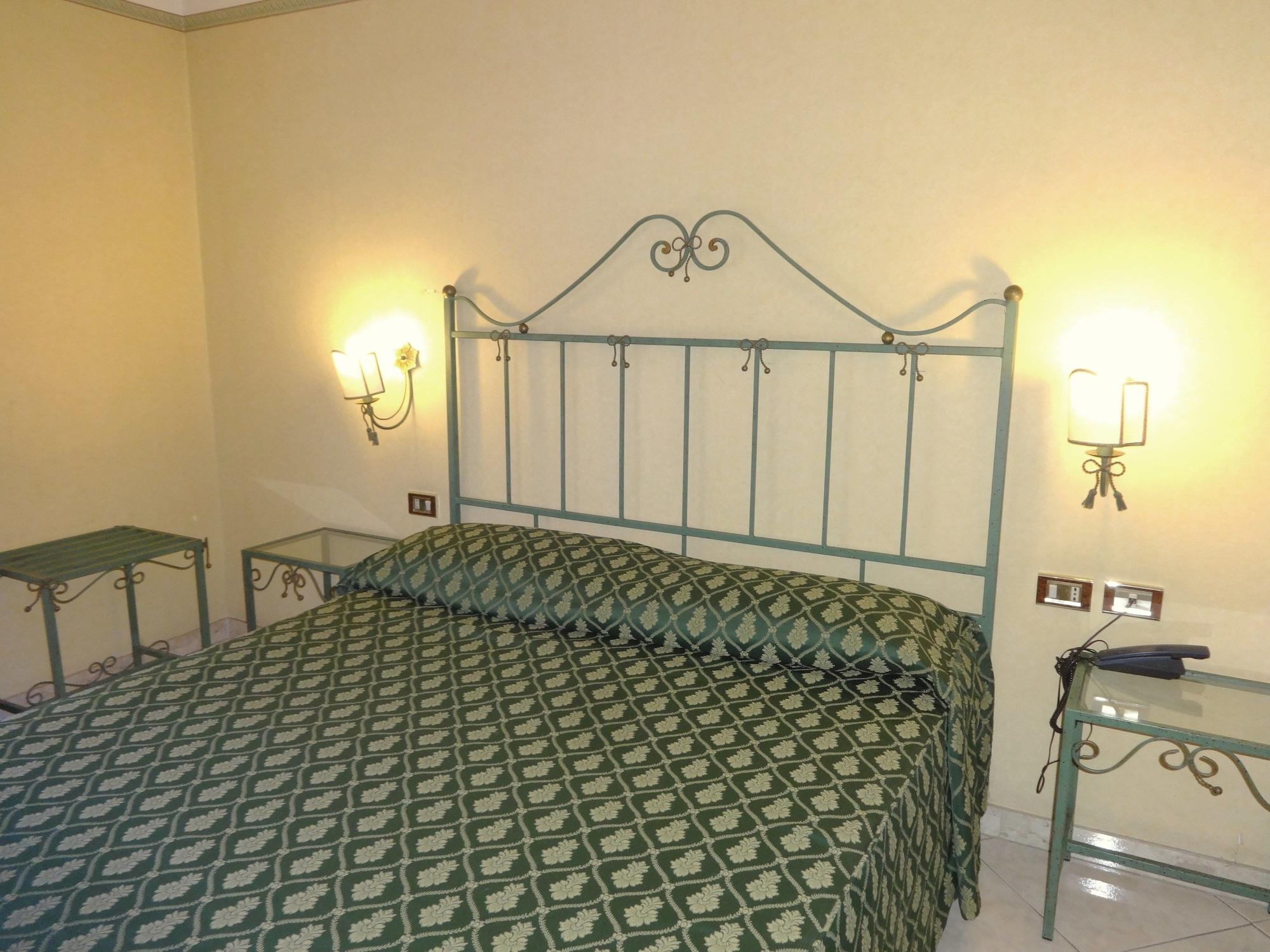 קטאניה Hotel Centrale Europa מראה חיצוני תמונה